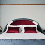 Mercedes 4* Paris