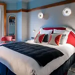 Mercedes Hotel Paris