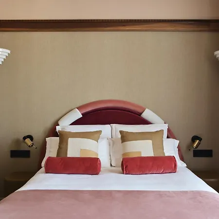 Mercedes 4* Parigi