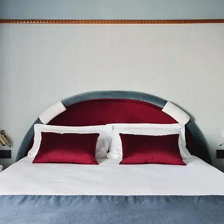 Mercedes 4* Parigi