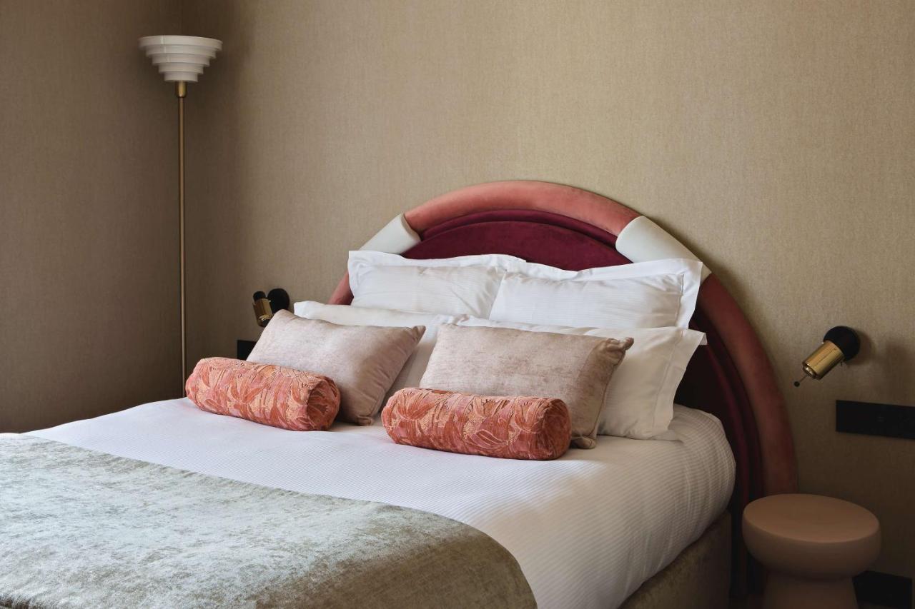 Mercedes Hotel Paris