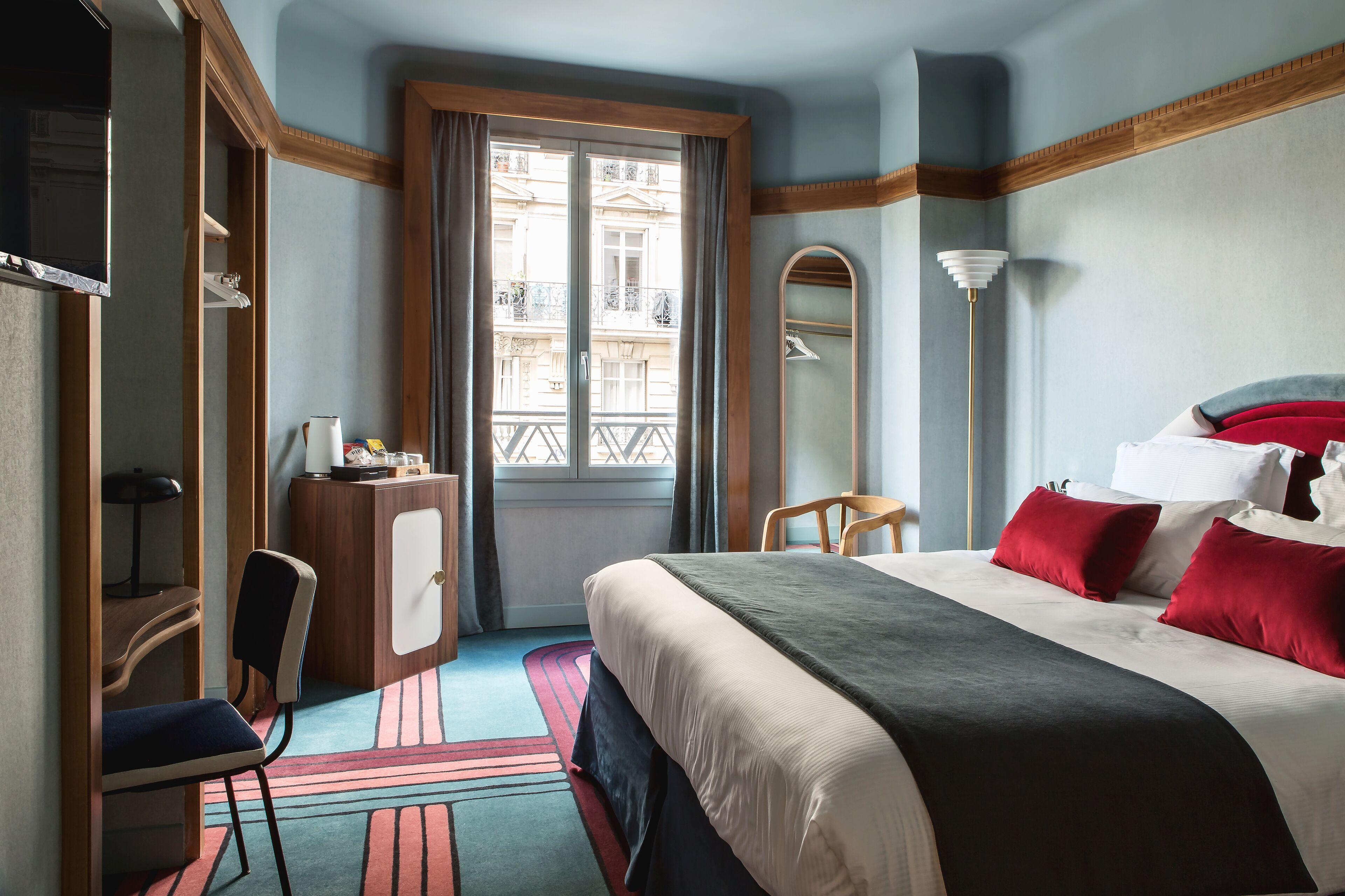 Mercedes 4* Paris