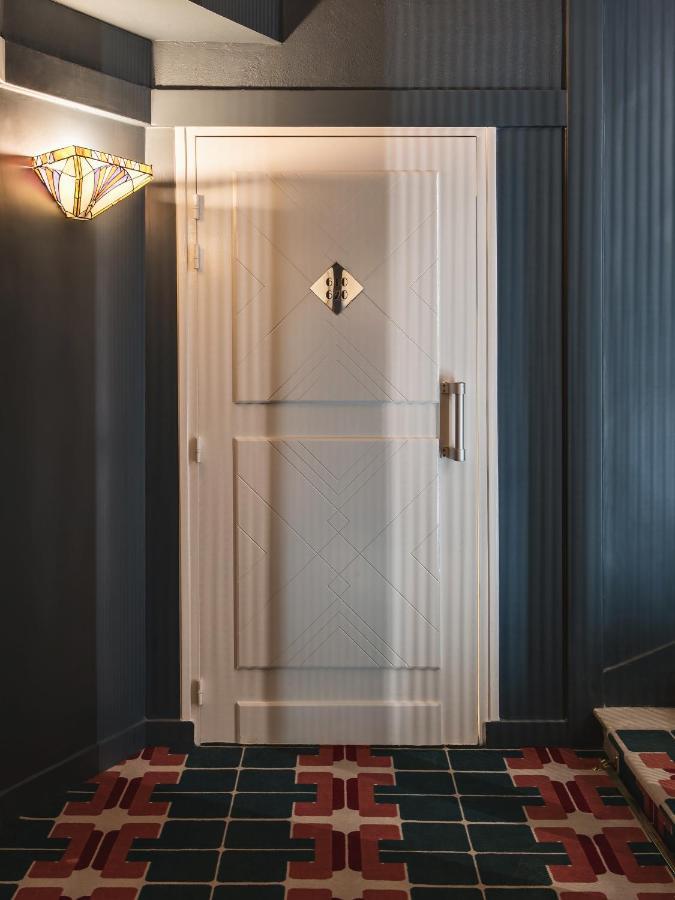 Mercedes Hotel Paris